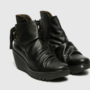 Fly London Black Leather Yama Slouchy Grommet Lacing Back Wedge Ankle Boot 9-9.5